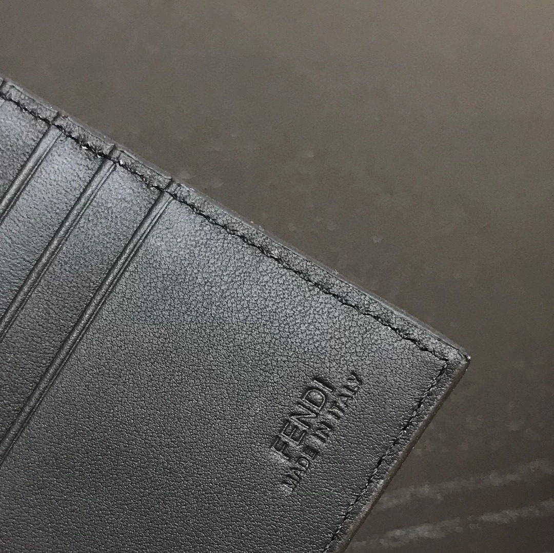 MOMO- 7M0169A3QGF0SAJ cowhide item：B-B063G1227C
