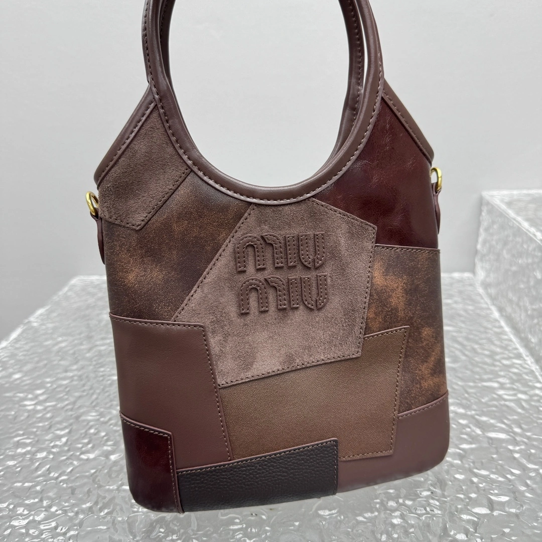 MOMO- 7iu7iu 5BA281_2CRI_F0NBL_V_OLN high quality version Hobo item:E-B664G2071