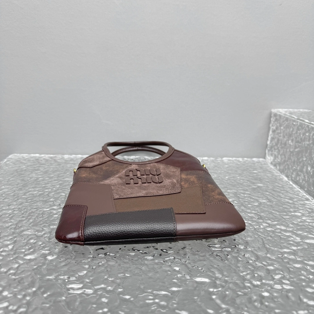 MOMO- 7iu7iu 5BA281_2CRI_F0NBL_V_OLN high quality version Hobo item:E-B664G2071