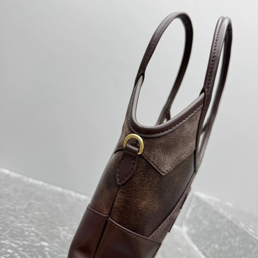 MOMO- 7iu7iu 5BA281_2CRI_F0NBL_V_OLN high quality version Hobo item:E-B664G2071
