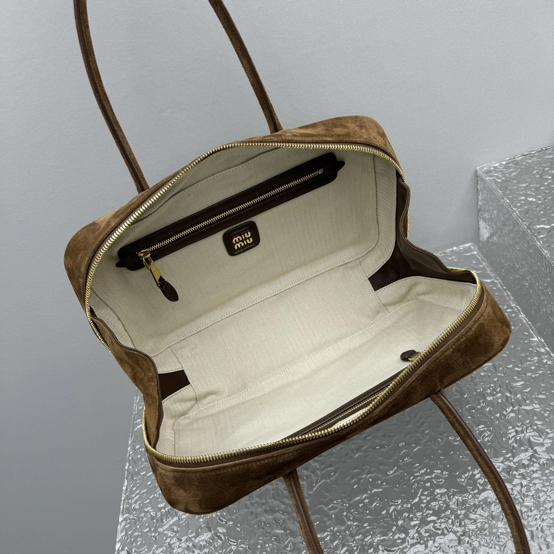 MOMO- 7iu7iu 5BB117_2CSS_F0393_V_MON high quality version Tote item:E-B664G2059
