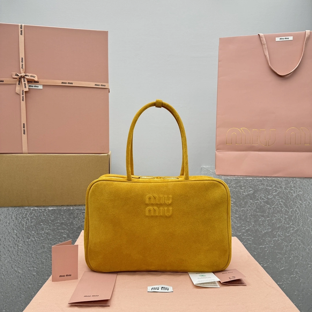 MOMO- 7iu7iu 5BB117_2CSS_F0R55_V_MON high quality version Tote item:E-B664G2060