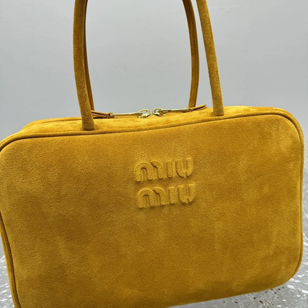 MOMO- 7iu7iu 5BB117_2CSS_F0R55_V_MON high quality version Tote item:E-B664G2060