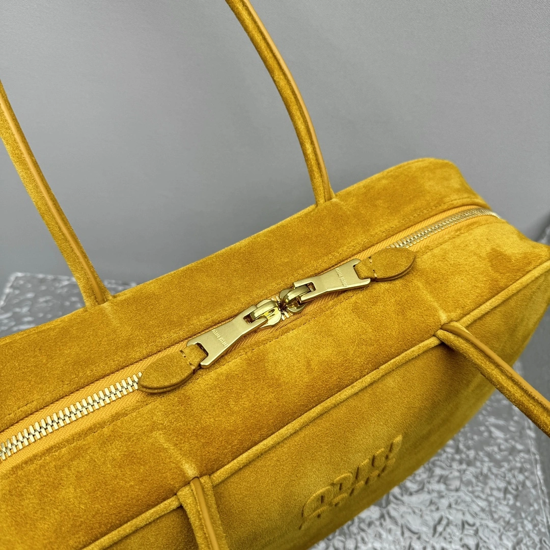 MOMO- 7iu7iu 5BB117_2CSS_F0R55_V_MON high quality version Tote item:E-B664G2060