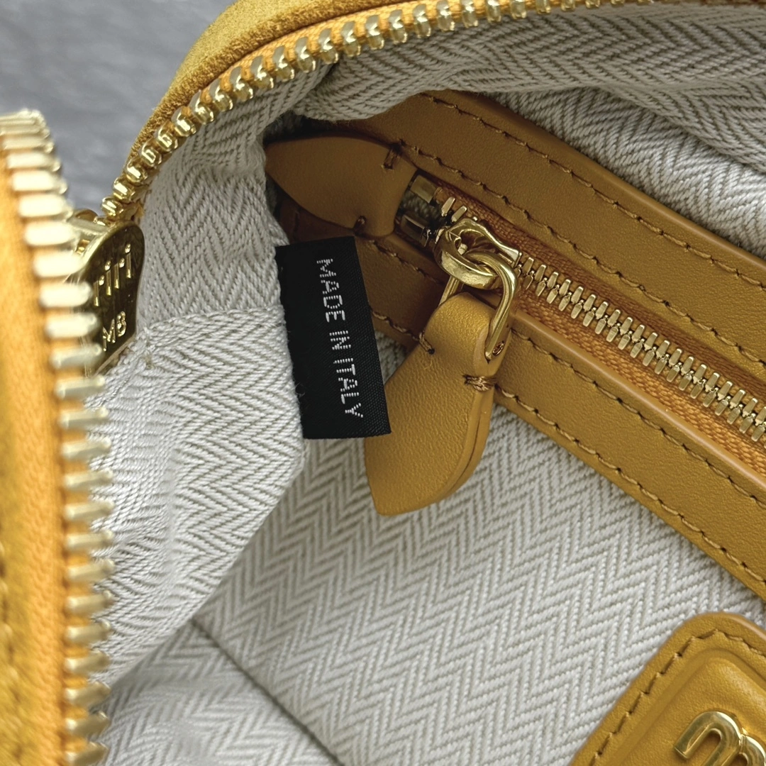 MOMO- 7iu7iu 5BB142_2CS4_F0R55_V_OON high quality version tote item:E-B664G2050