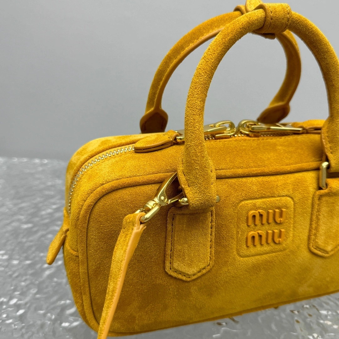 MOMO- 7iu7iu 5BB142_2CS4_F0R55_V_OON high quality version tote item:E-B664G2050