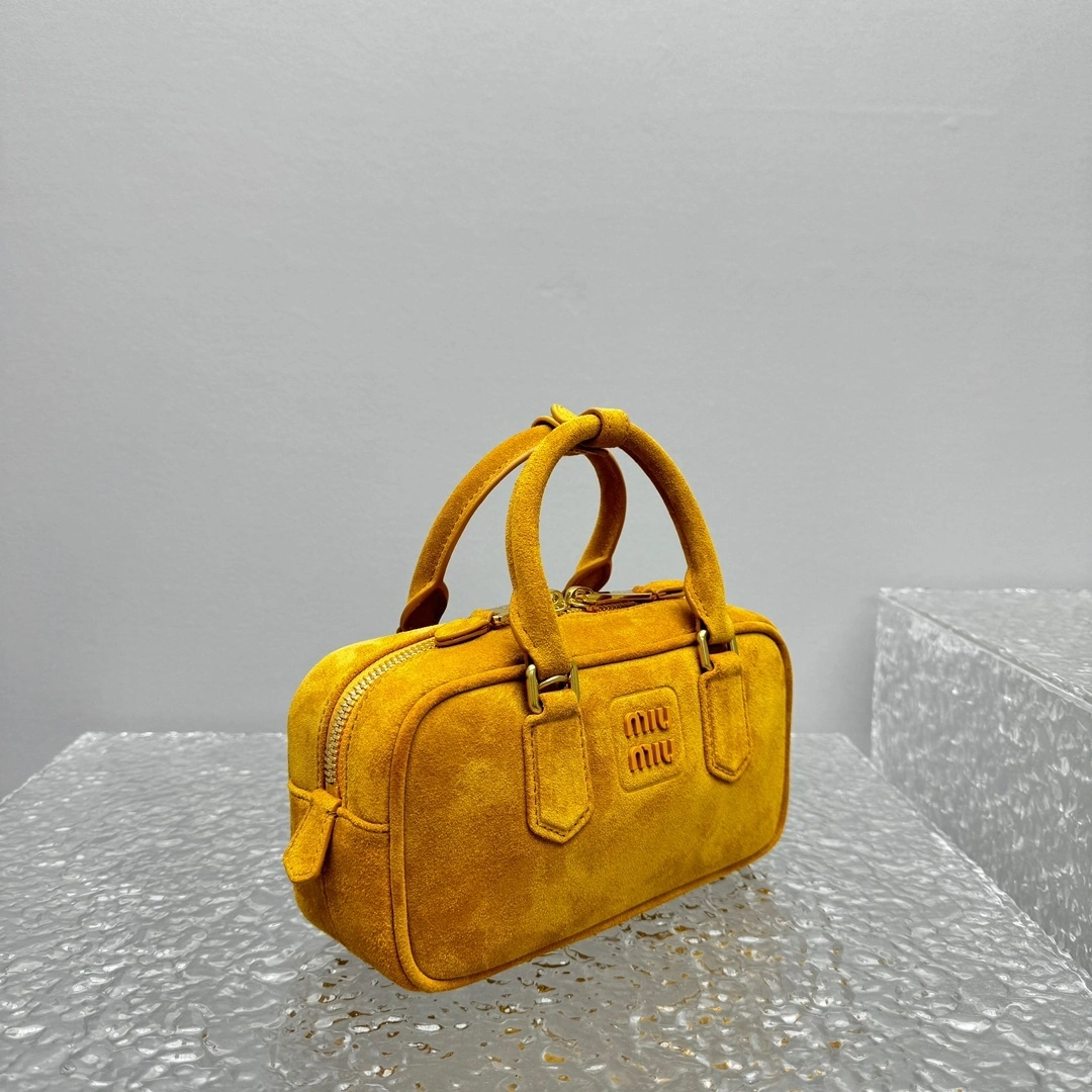 MOMO- 7iu7iu 5BB142_2CS4_F0R55_V_OON high quality version tote item:E-B664G2050