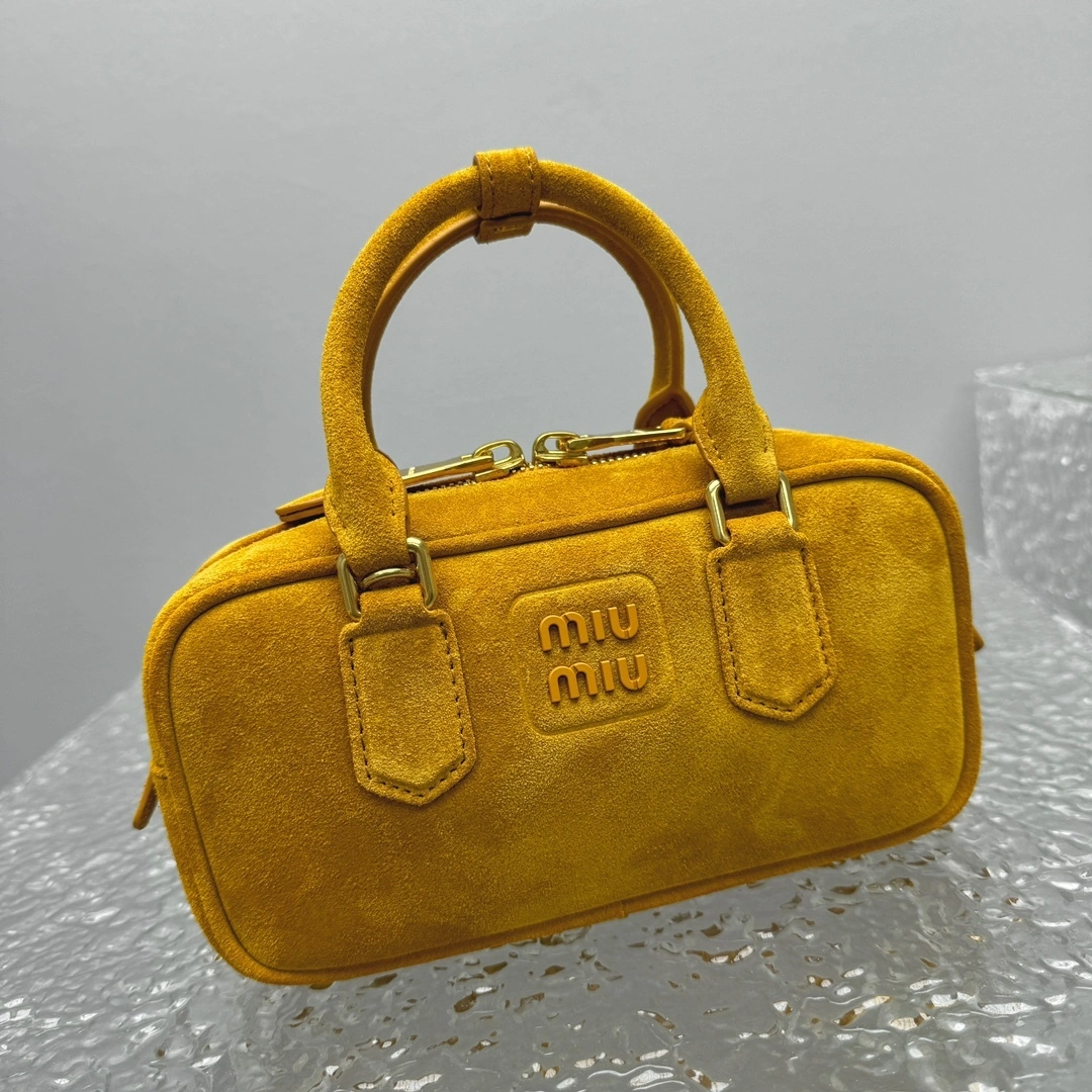 MOMO- 7iu7iu 5BB142_2CS4_F0R55_V_OON high quality version tote item:E-B664G2050