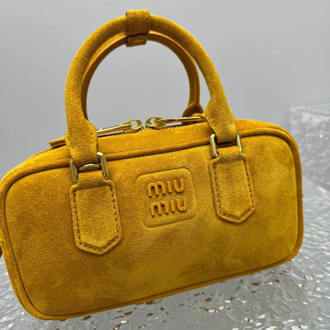 MOMO- 7iu7iu 5BB142_2CS4_F0R55_V_OON high quality version tote item:E-B664G2050