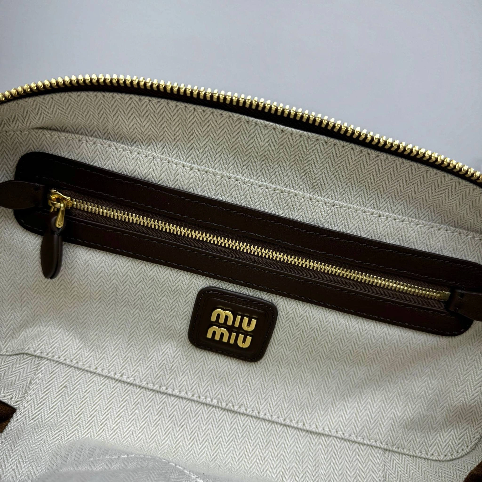 MOMO- 7iu7iu 5BB148_2CS4_F0324_V_OON high quality version item:E-B664G2049