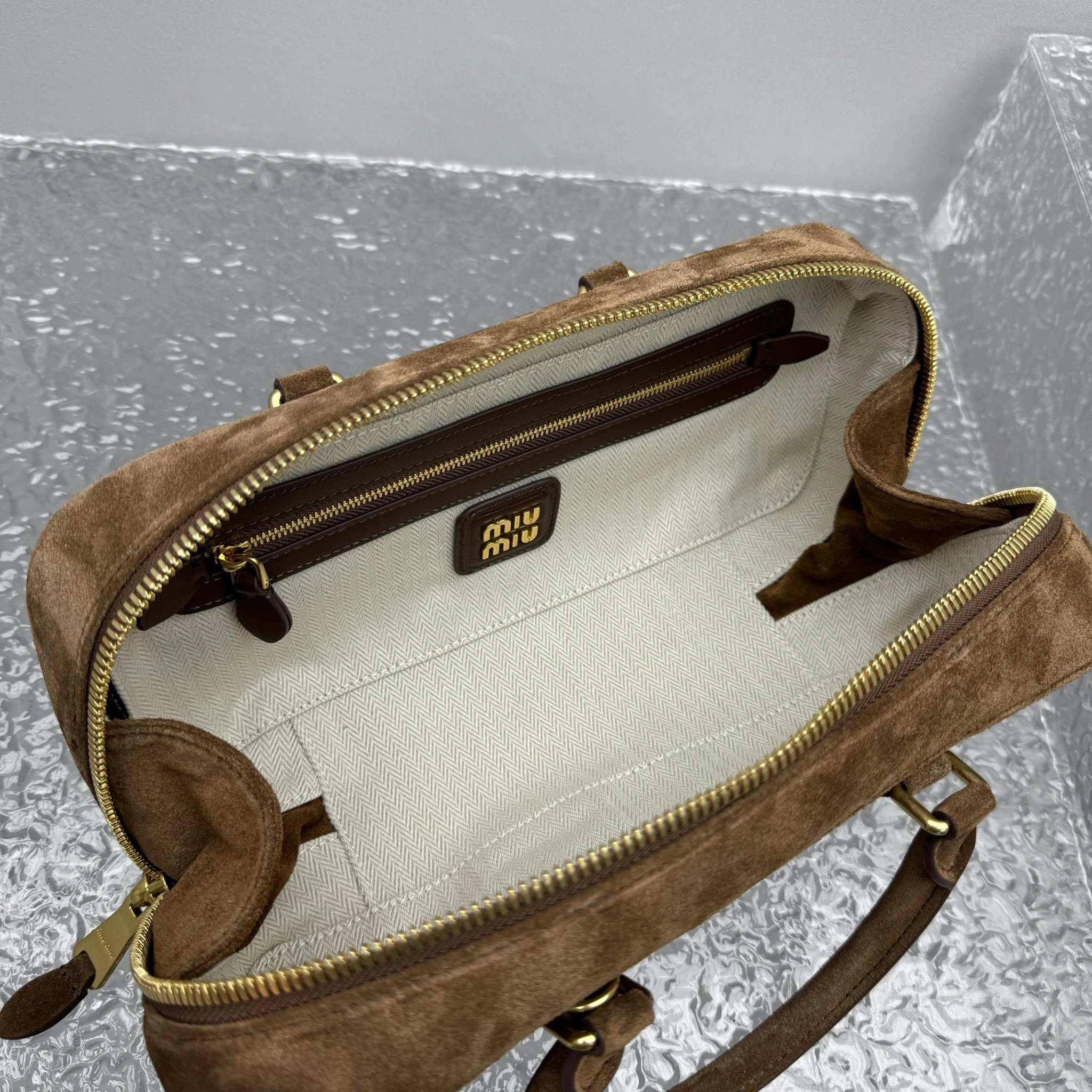 MOMO- 7iu7iu 5BB148_2CS4_F0324_V_OON high quality version item:E-B664G2049