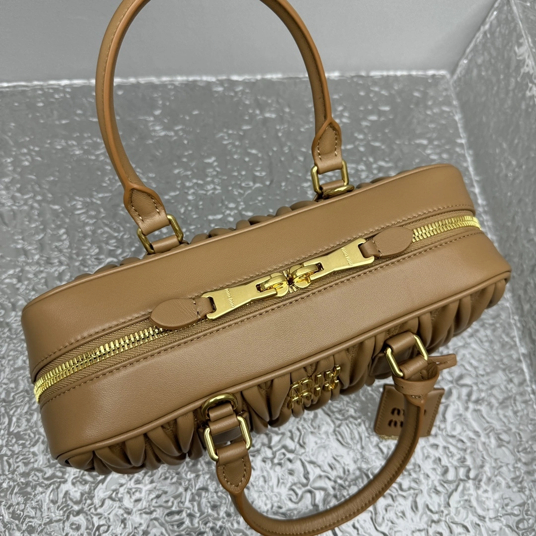 MOMO- 7iu7iu 5BB148_N88_F098L_V_OON high quality version item:E-B664G2048