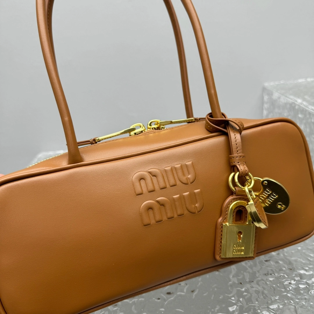 MOMO- 7iu7iu 5BB173_2CRW_F0046_V_OTM high quality version item:E-B664G2014