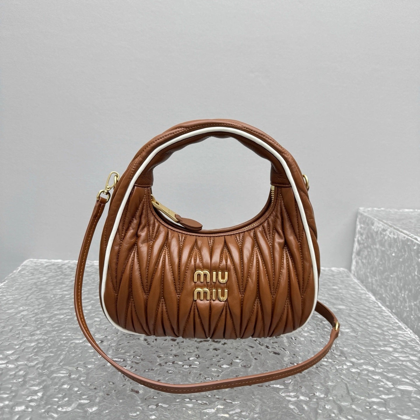 MOMO- 7iu7iu 5BC125_2IBS_F031W_V_OOF 𝐰𝐚𝐧𝐝𝐞𝐫 𝐡𝐨𝐛𝐨 high quality version item:E-B664G1706