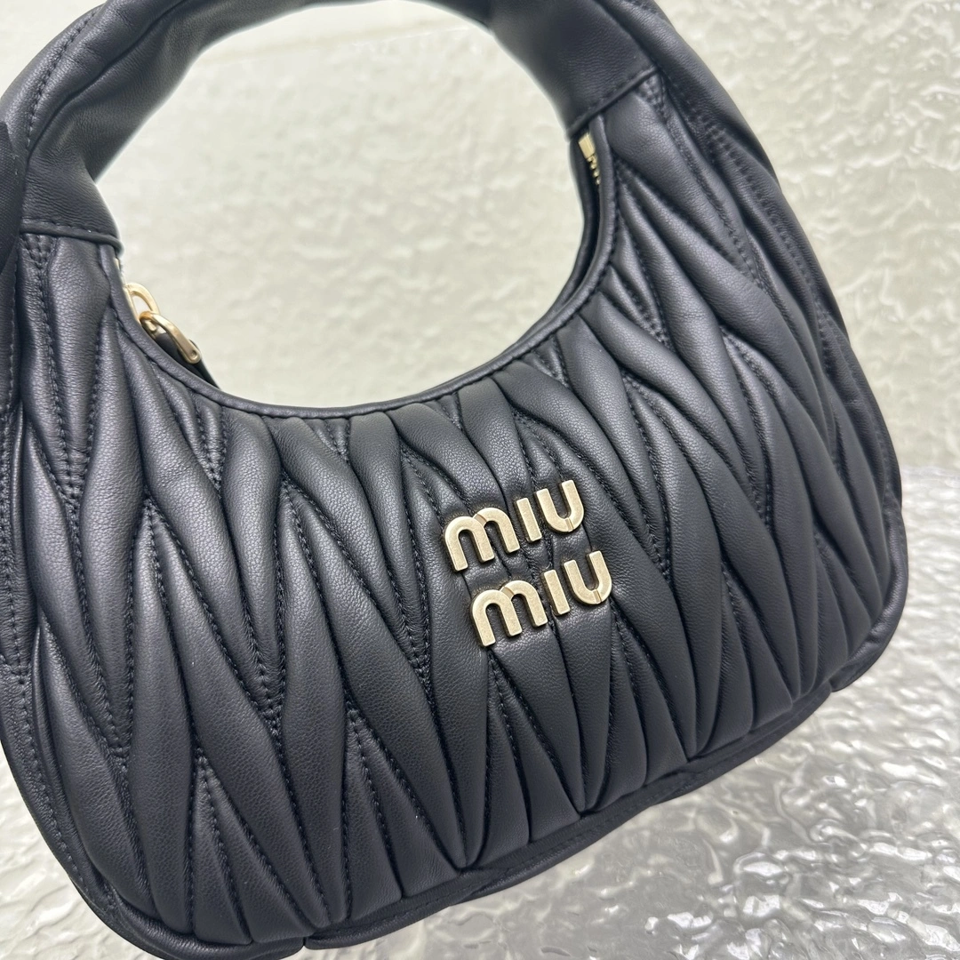 MOMO- 7iu7iu 5BC125_AN88_F0002_V_OOY 𝐰𝐚𝐧𝐝𝐞𝐫 𝐡𝐨𝐛𝐨 high quality version item:E-B664G1705