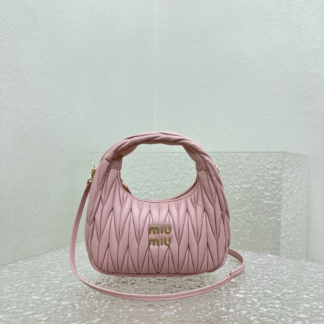 MOMO- 7iu7iu 5BC125_AN88_F0E18_V_OOY 𝐰𝐚𝐧𝐝𝐞𝐫 𝐡𝐨𝐛𝐨 high quality version item:E-B664G1703