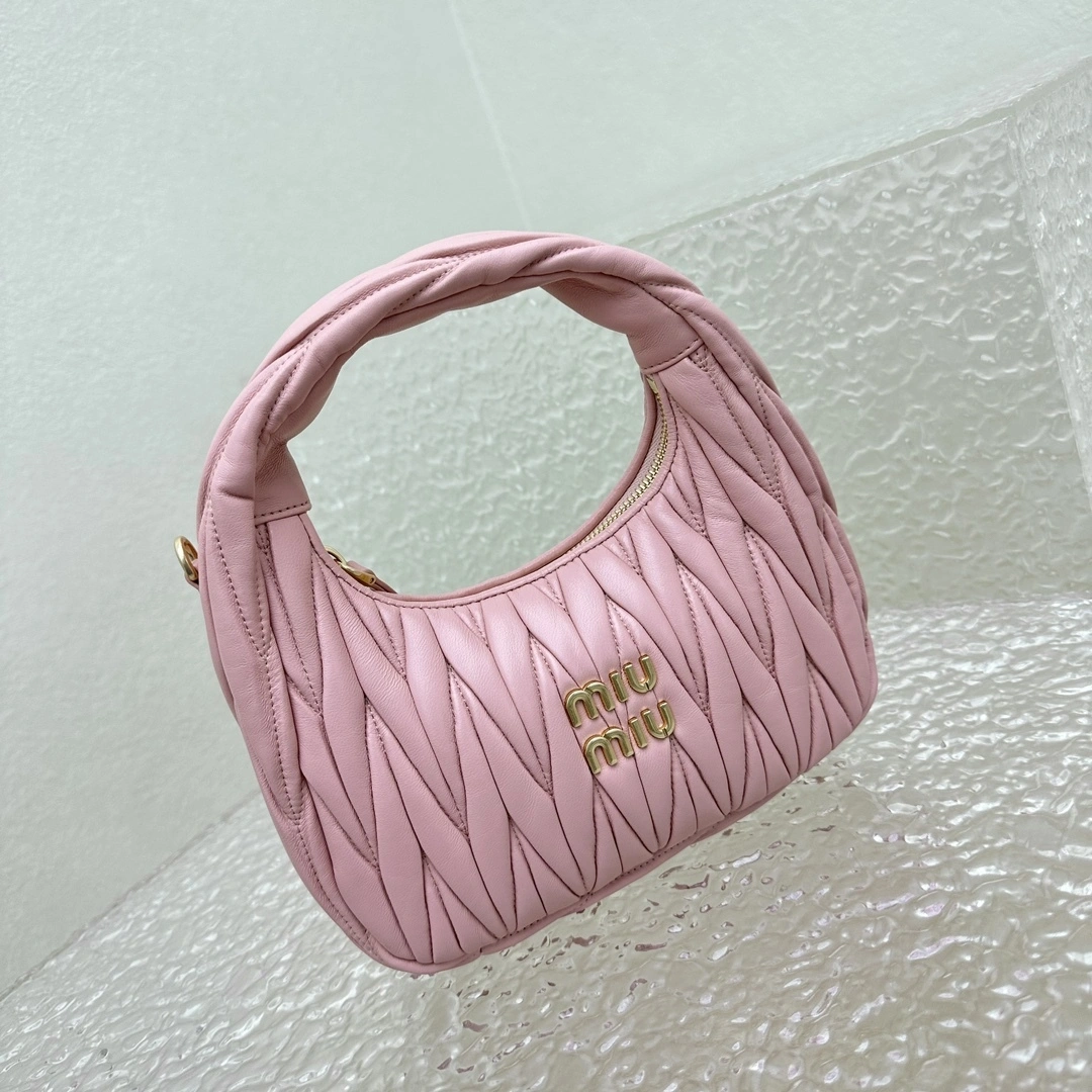 MOMO- 7iu7iu 5BC125_AN88_F0E18_V_OOY 𝐰𝐚𝐧𝐝𝐞𝐫 𝐡𝐨𝐛𝐨 high quality version item:E-B664G1703