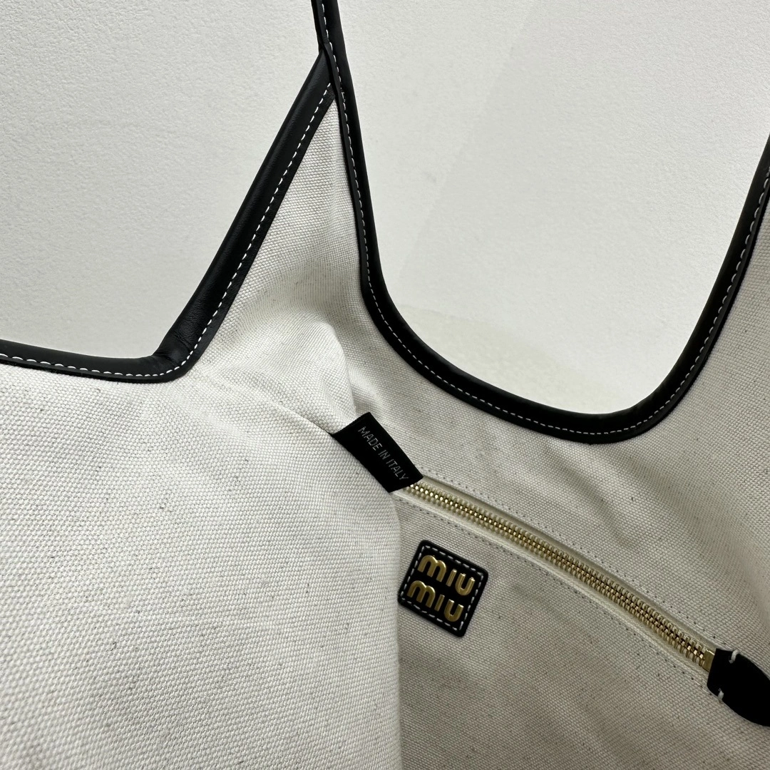 MOMO- 7iu7iu 5BG231-2DDJ-F0002-V-MLO Tote high quality version item:E-B664G2003