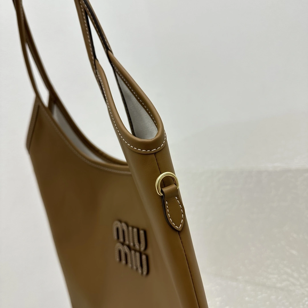 MOMO- 7iu7iu 5BG231-2DDJ-F098L-V-MLO Tote high quality version item:E-B664G2002