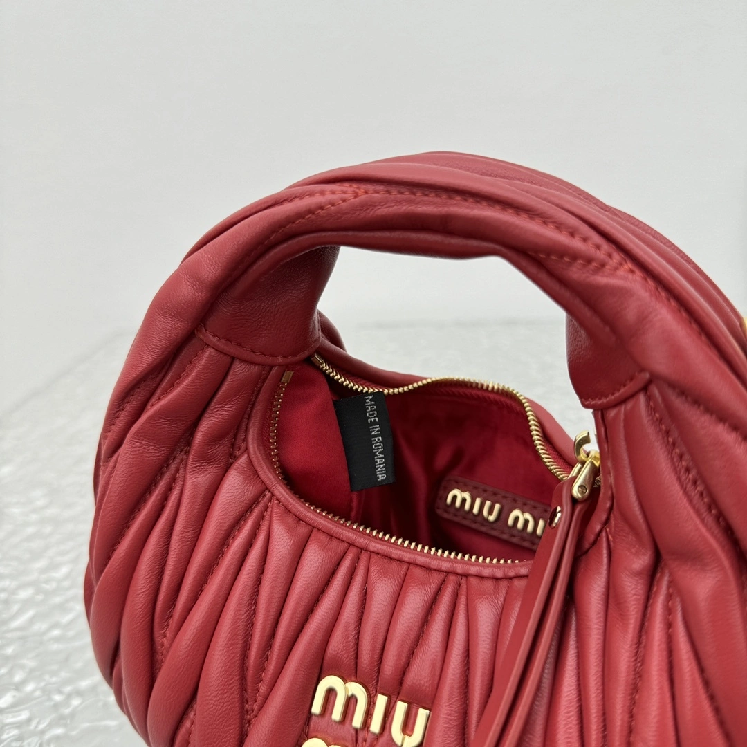 MOMO- 7iu7iu 5BP078-N88-F0011-V-OOO 𝐰𝐚𝐧𝐝𝐞𝐫 𝐡𝐨𝐛𝐨 high quality version item:E-B664G1702