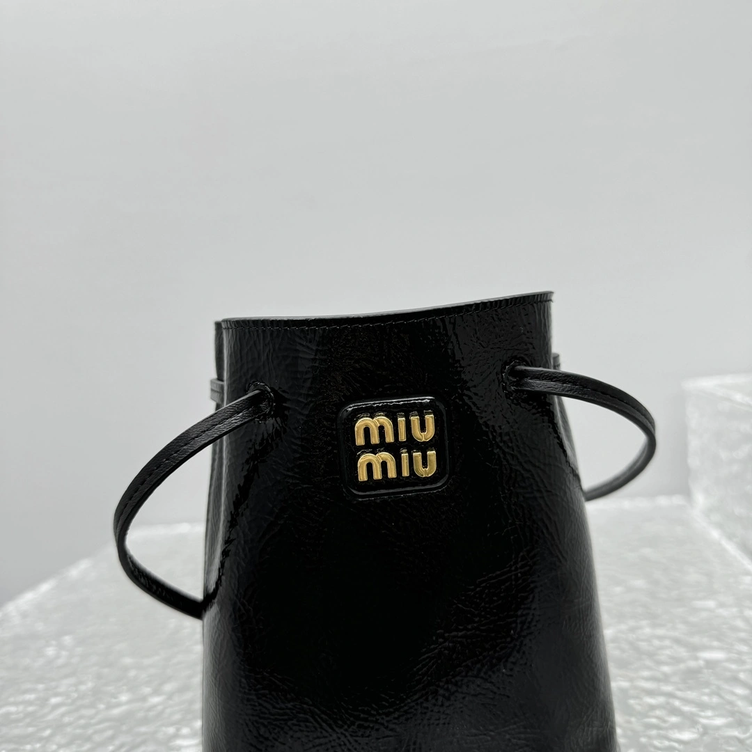 MOMO- 7iu7iu 5NF460_ADNT_F0002 high quality version item:E-B664G2053