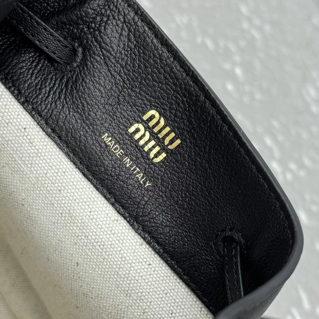 MOMO- 7iu7iu 5NF460_EFX_F0002 high quality version lambskin item:E-B664G2056