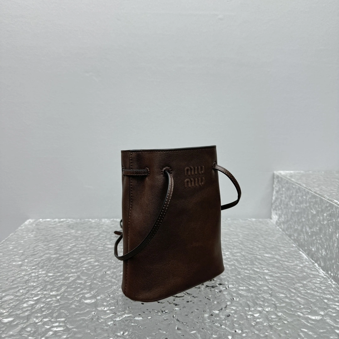 MOMO- 7iu7iu 5NF460_EFX_F0NBL high quality version lambskin item:E-B664G2054