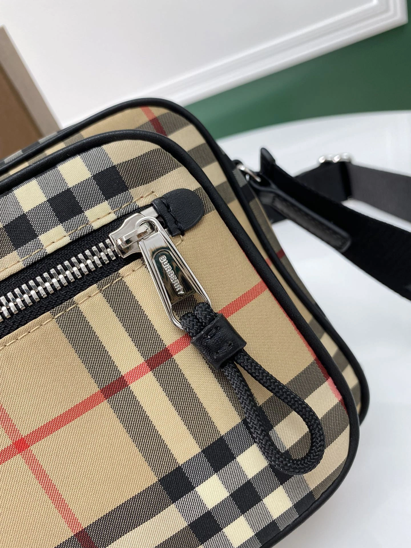 MOMO- 8010152 item:D-B000B2901