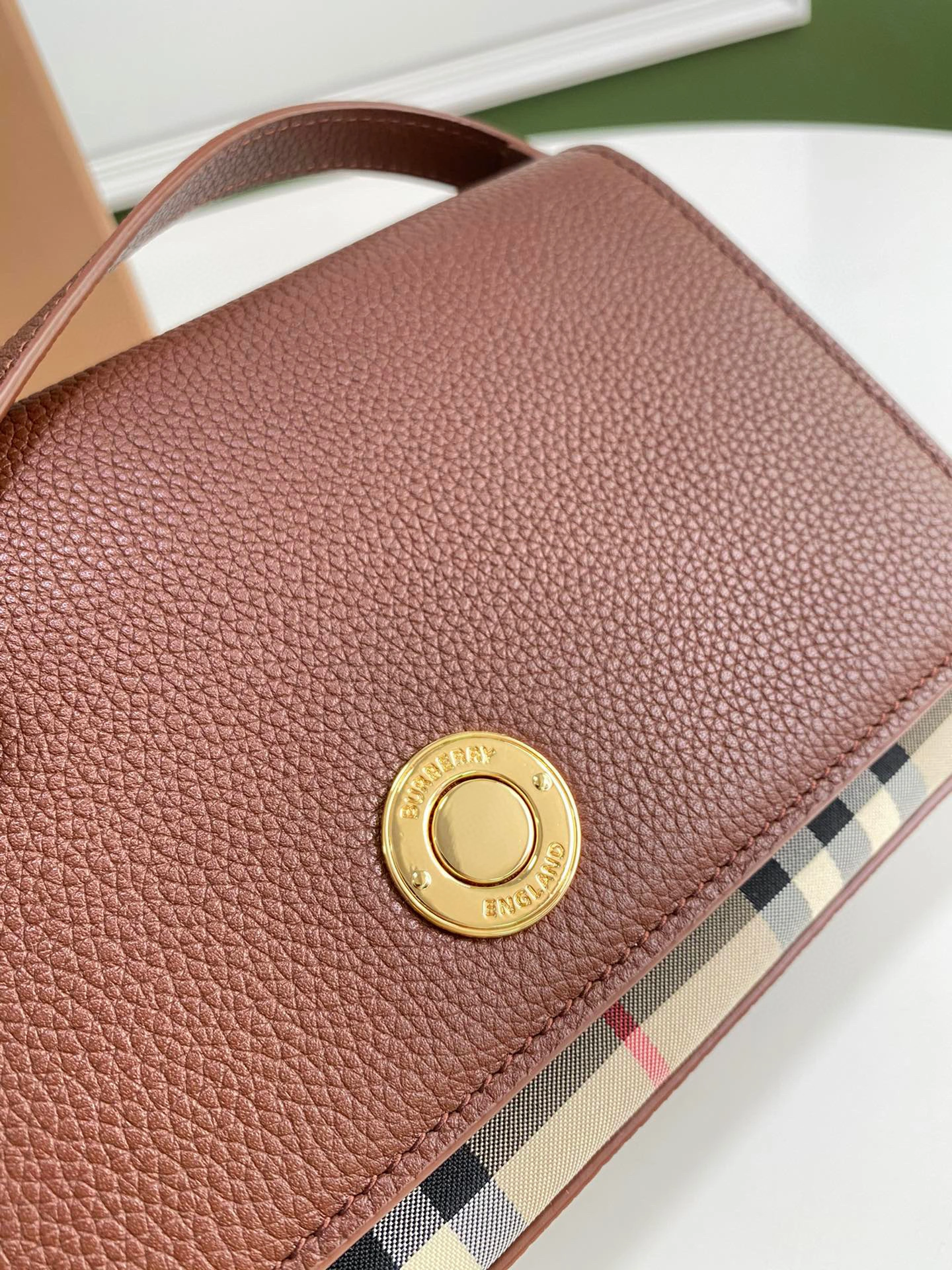 MOMO- 8025161 item：B-B000F1404C