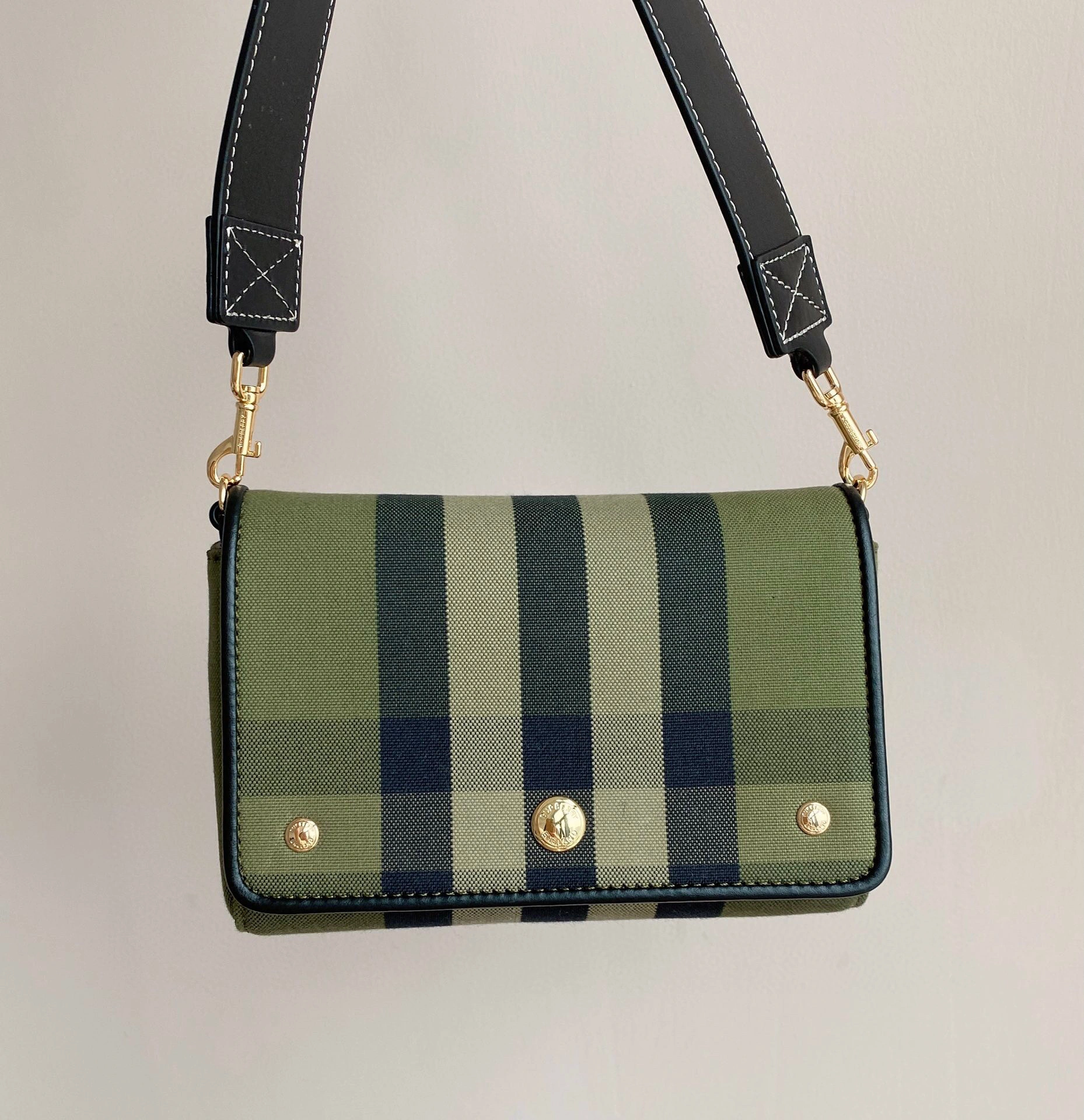 MOMO- 80431071 item:B-B563B0909