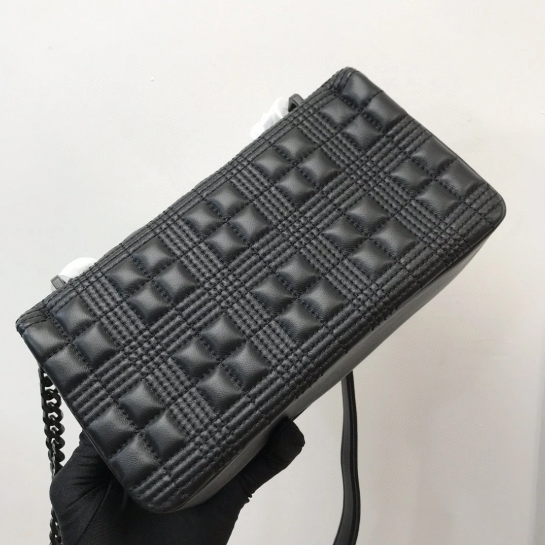 MOMO- 80452221 sheephide item : B-B000C1329