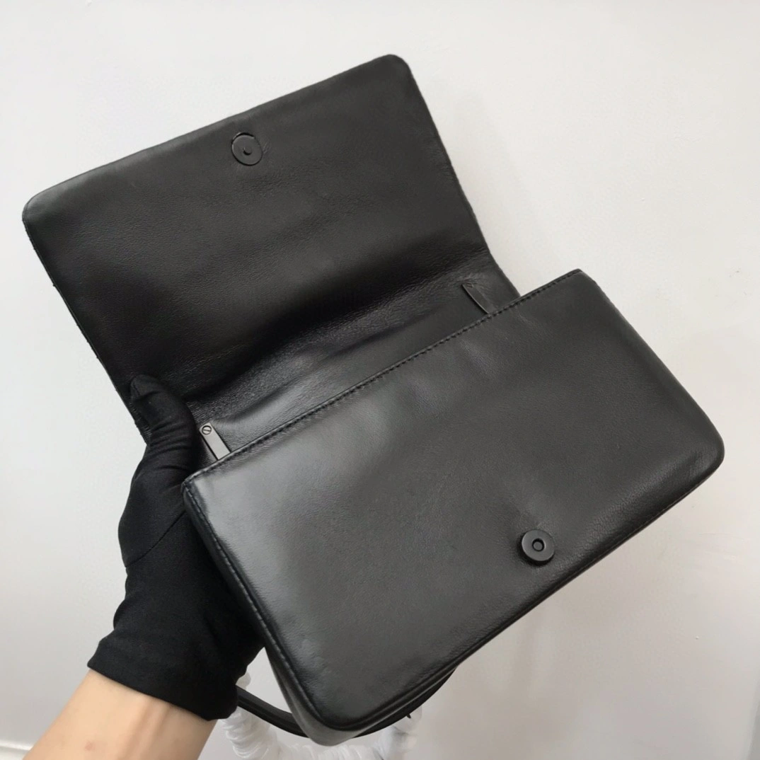 MOMO- 80452221 sheephide item : B-B000C1329