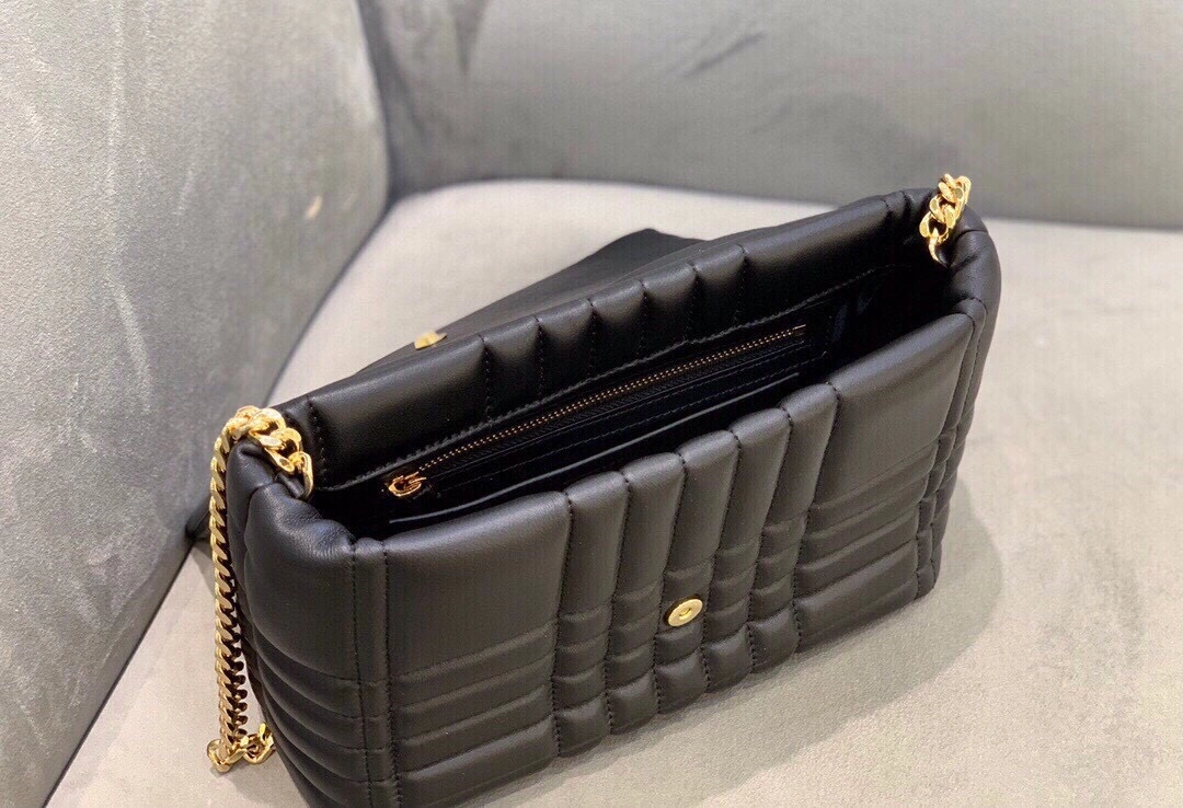 MOMO- 80490501 item:D-B000A2433R