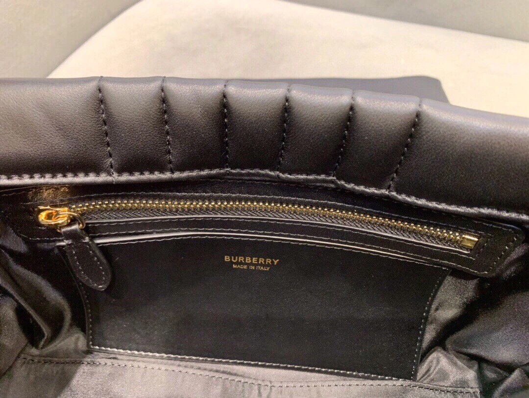 MOMO- 80490501 item:D-B000A2433R