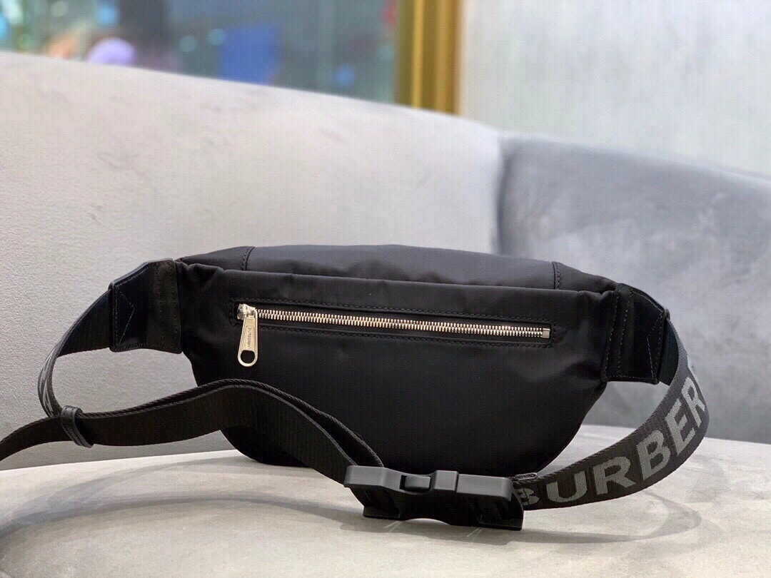 MOMO- 8049095 item:D-B000A2446R