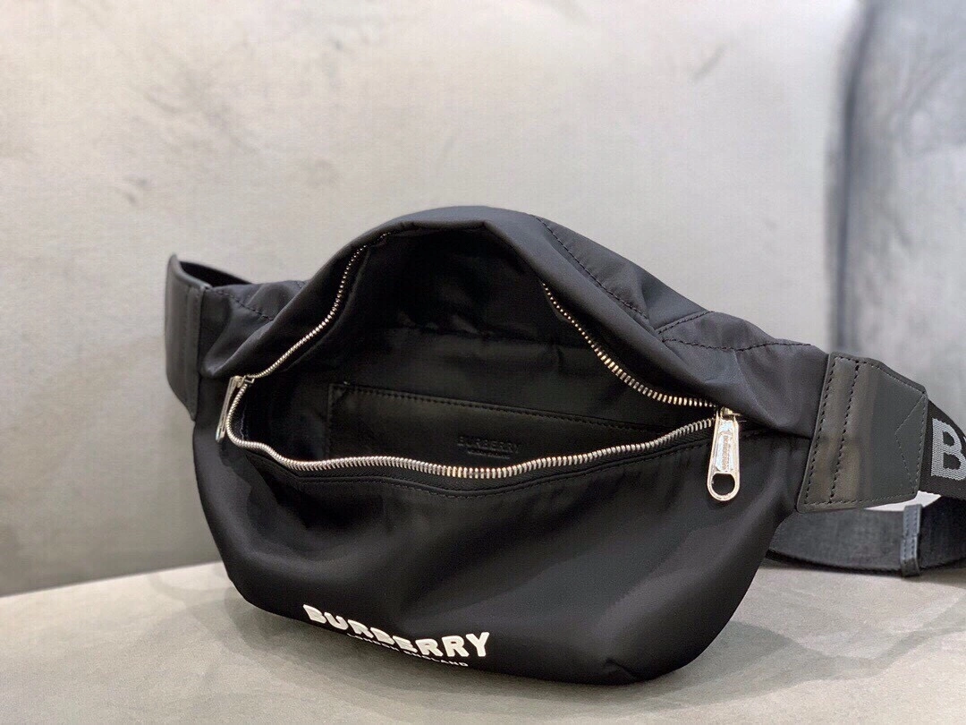 MOMO- 8049095 item:D-B000A2446R