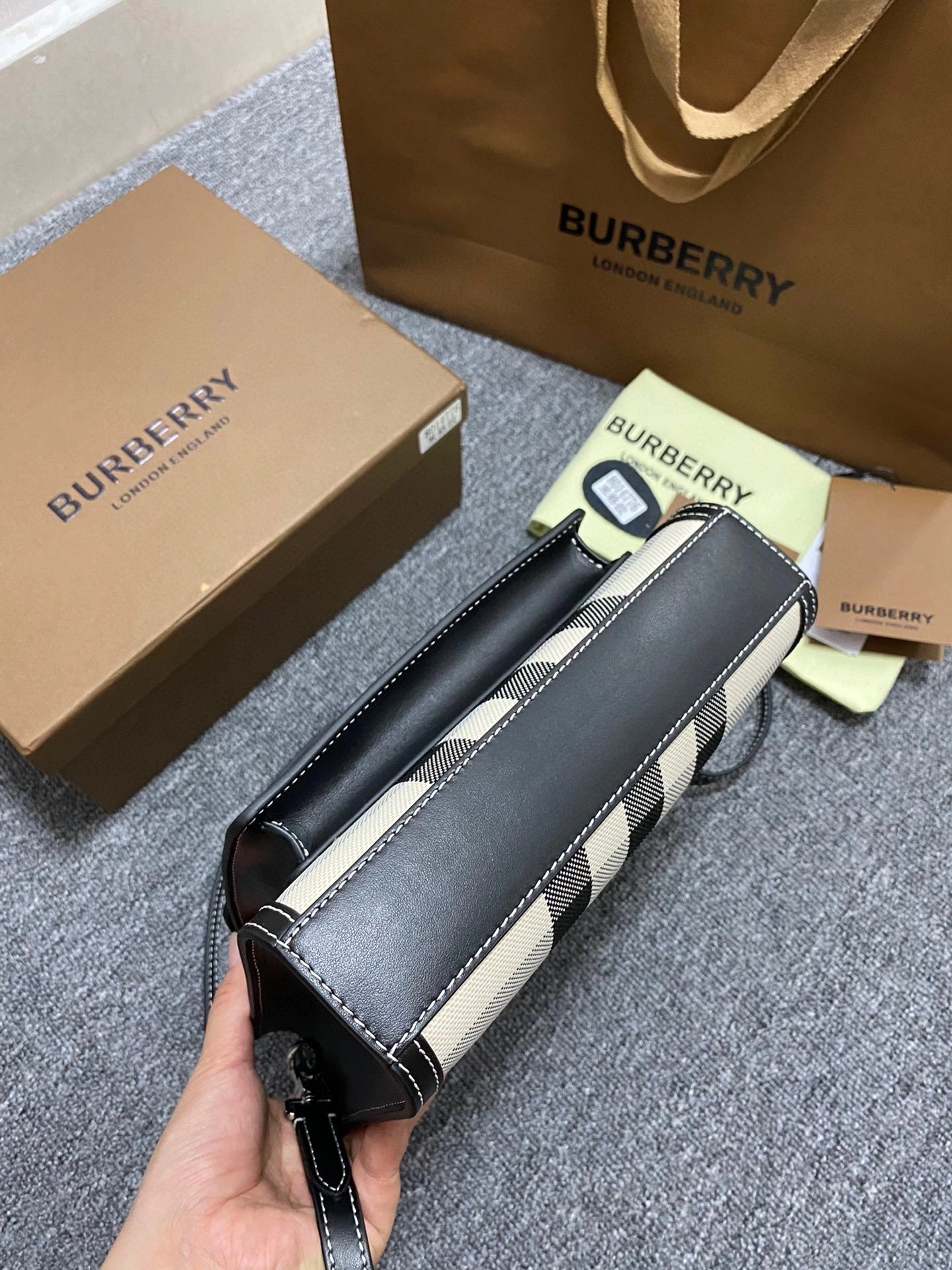 MOMO- 80522871 item：B-B000F1307C