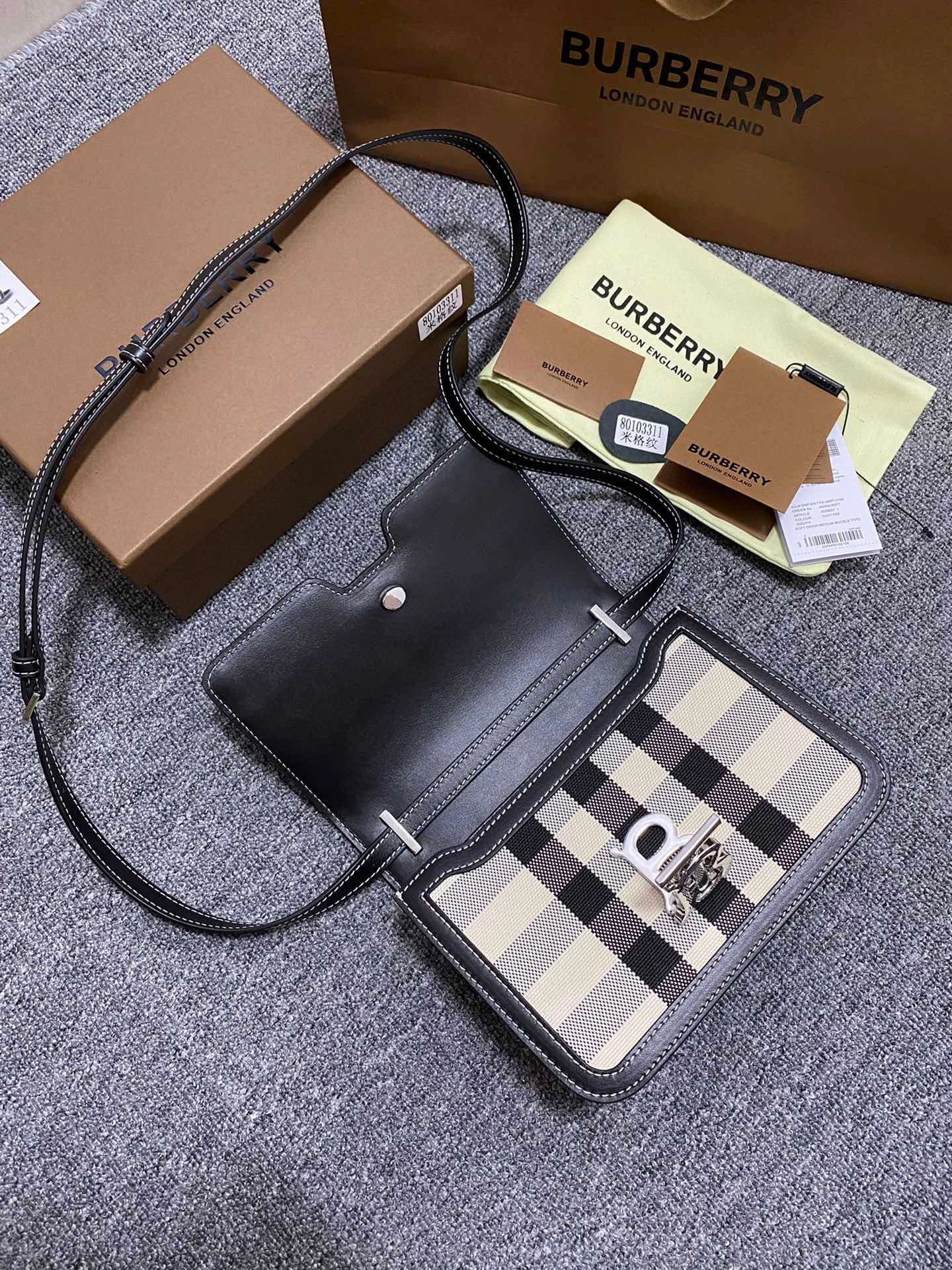 MOMO- 80522891 item：B-B000F1309C