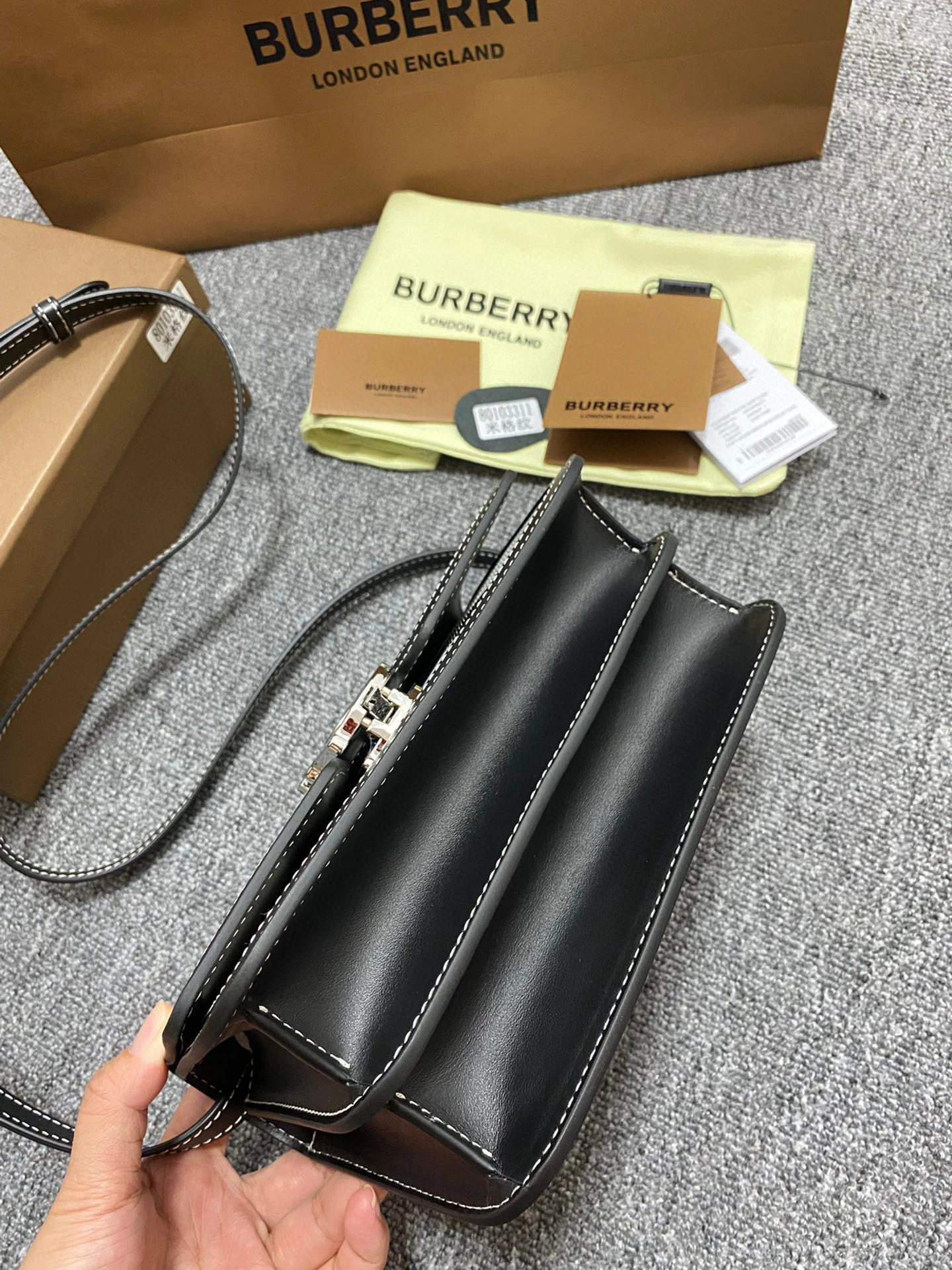 MOMO- 80522891 item：B-B000F1309C