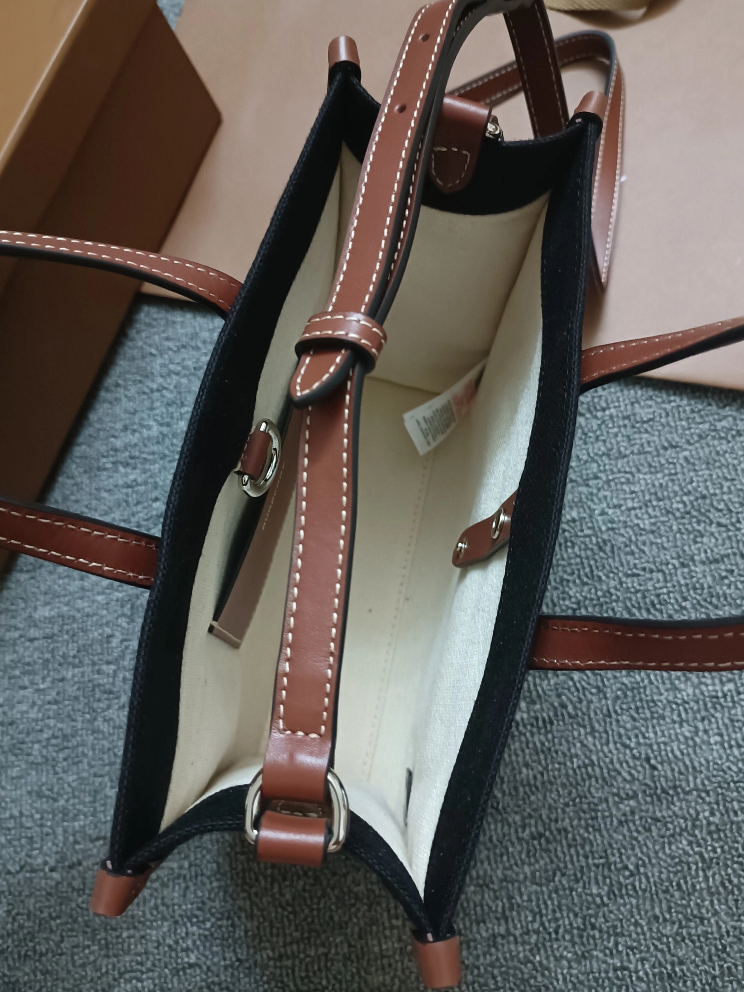 MOMO- 80557491 item:D-B278A2334R