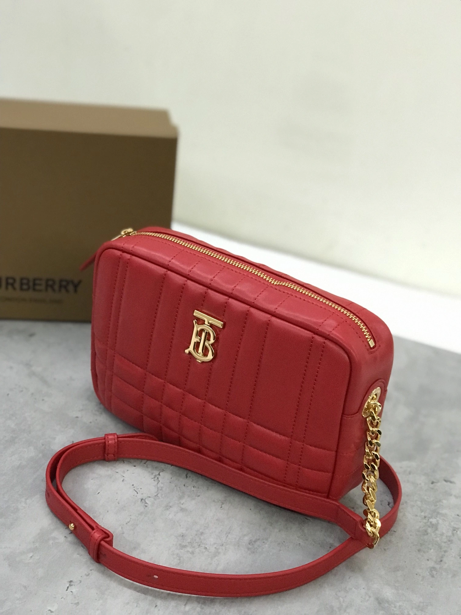 MOMO- 80606591 item:D-B278A2304R