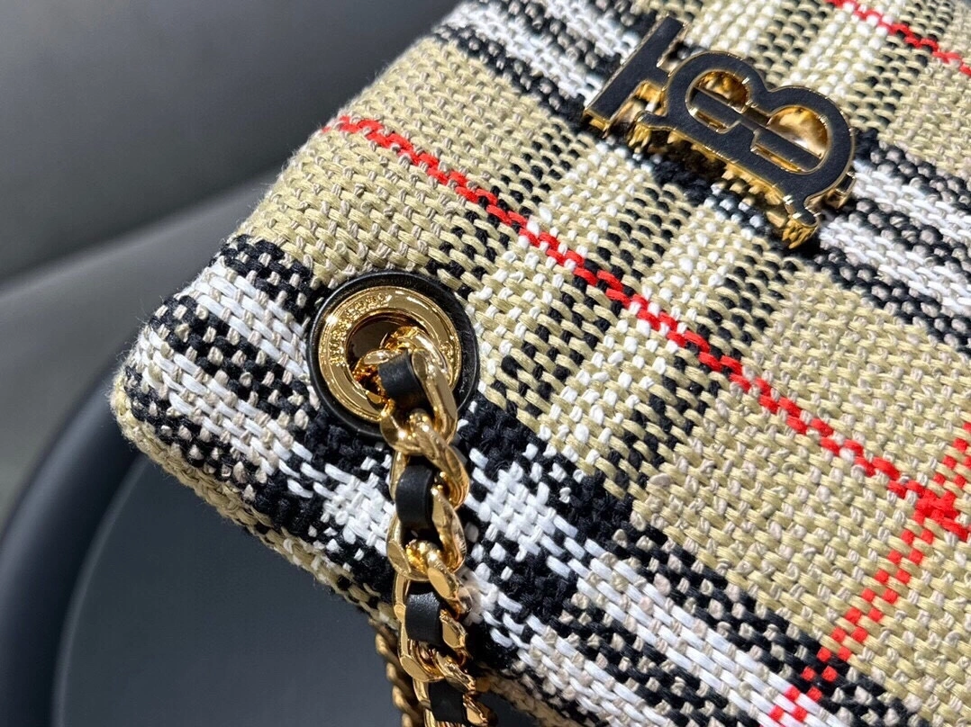 MOMO- 80630741 item:D-B000A2440R