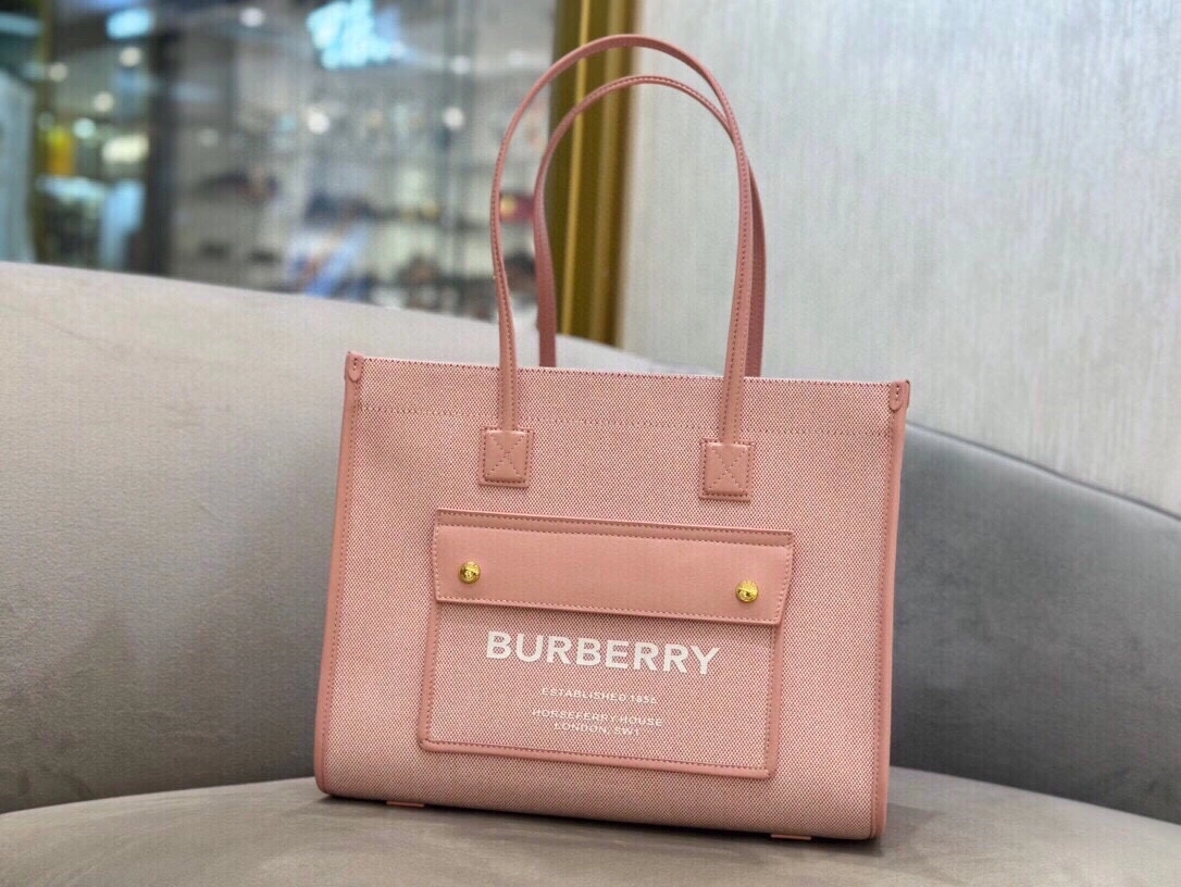 MOMO- 80648601 item:D-B000A2439R