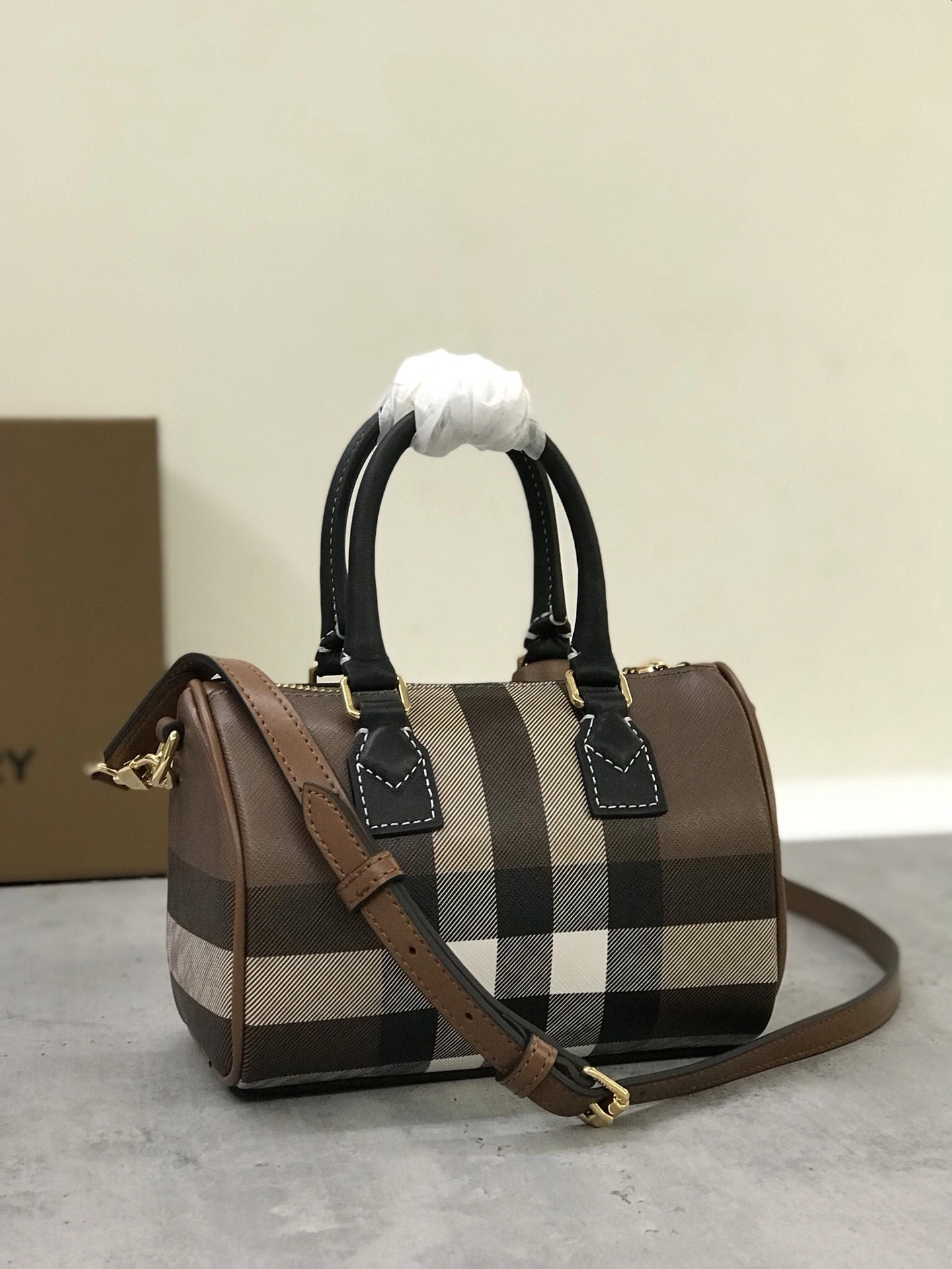 MOMO- 806966311 item:D-B278A2264R