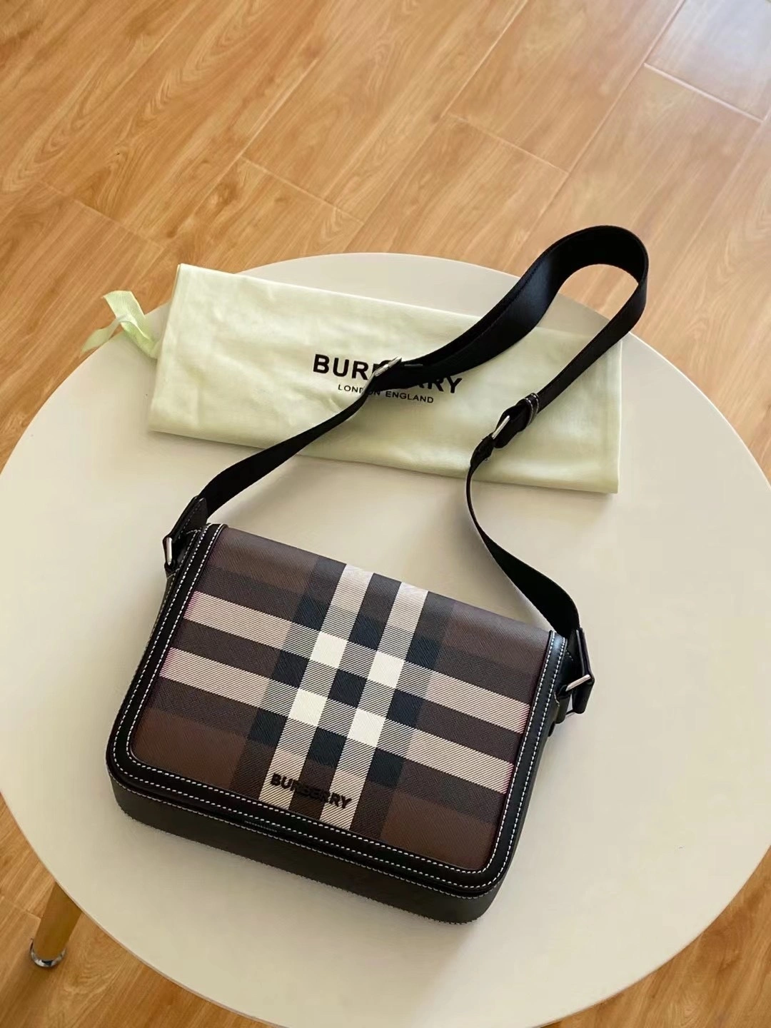MOMO- 80697921 item:D-B278A2255R