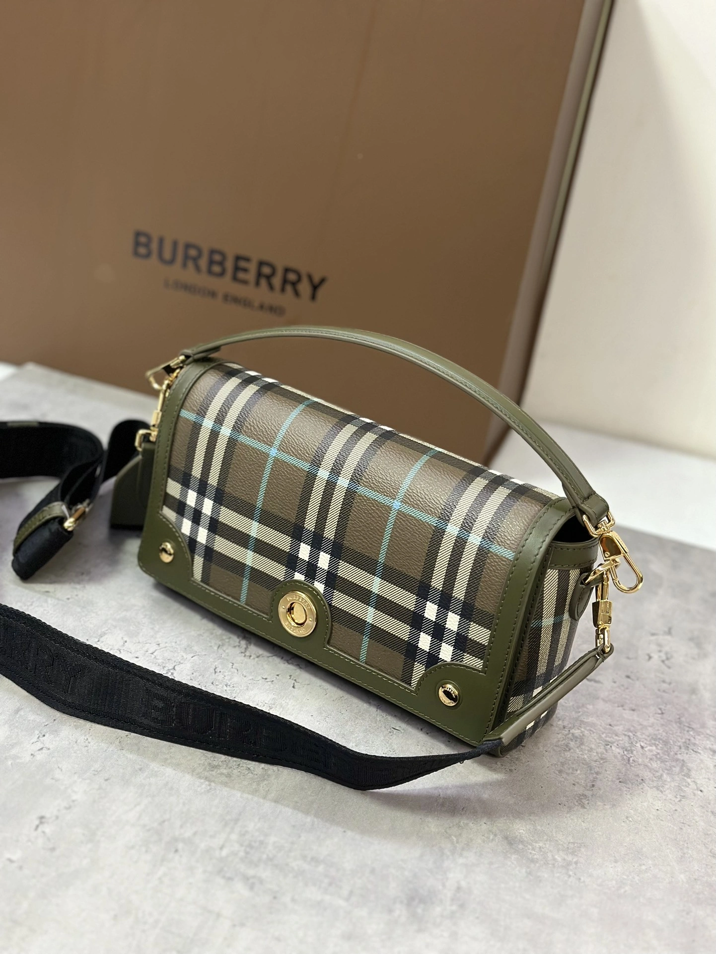 MOMO- 80745101 item:D-B278A2240R