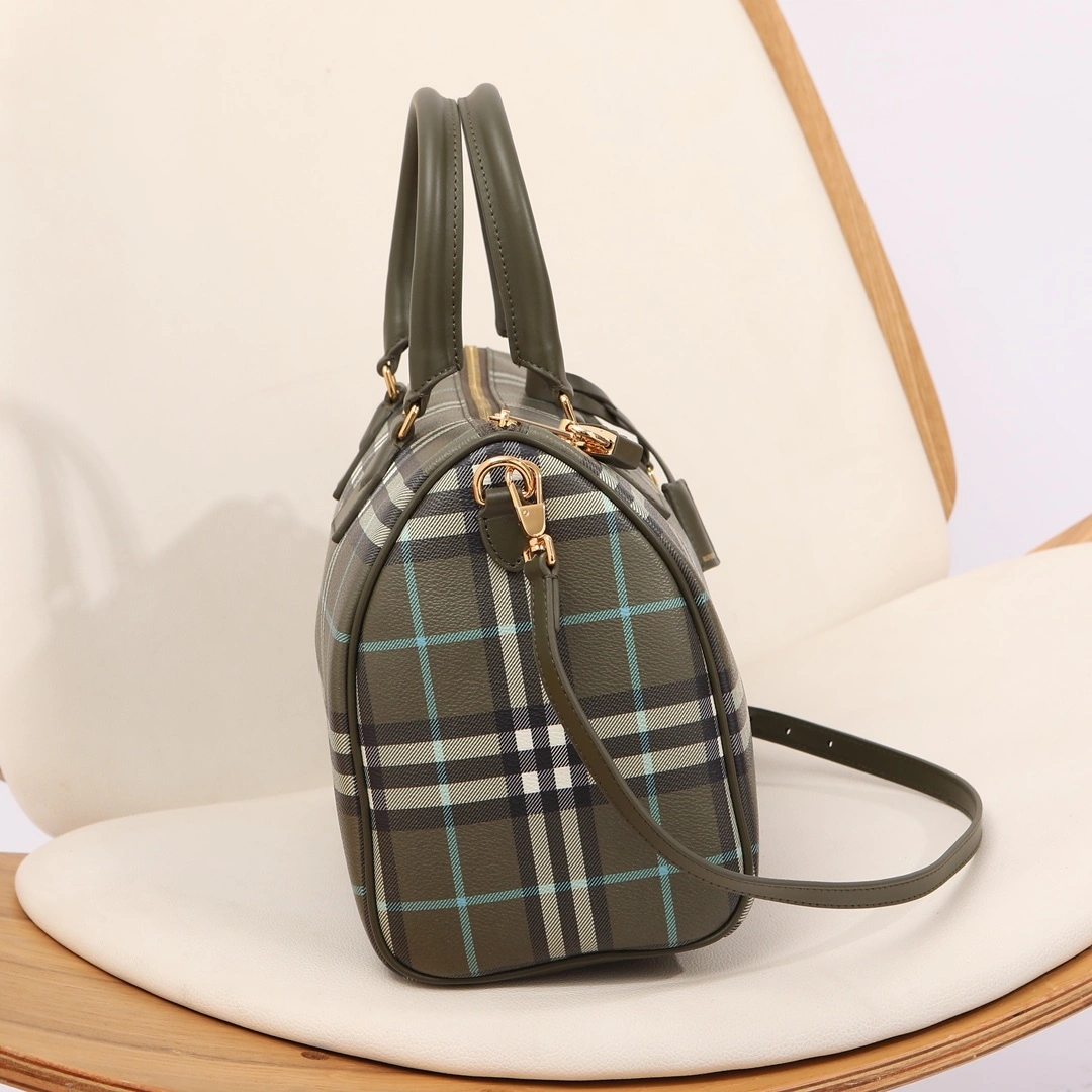 MOMO- 8074511 item:D-B000A2430R