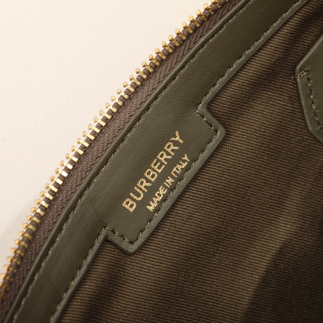 MOMO- 8074511 item:D-B000A2430R