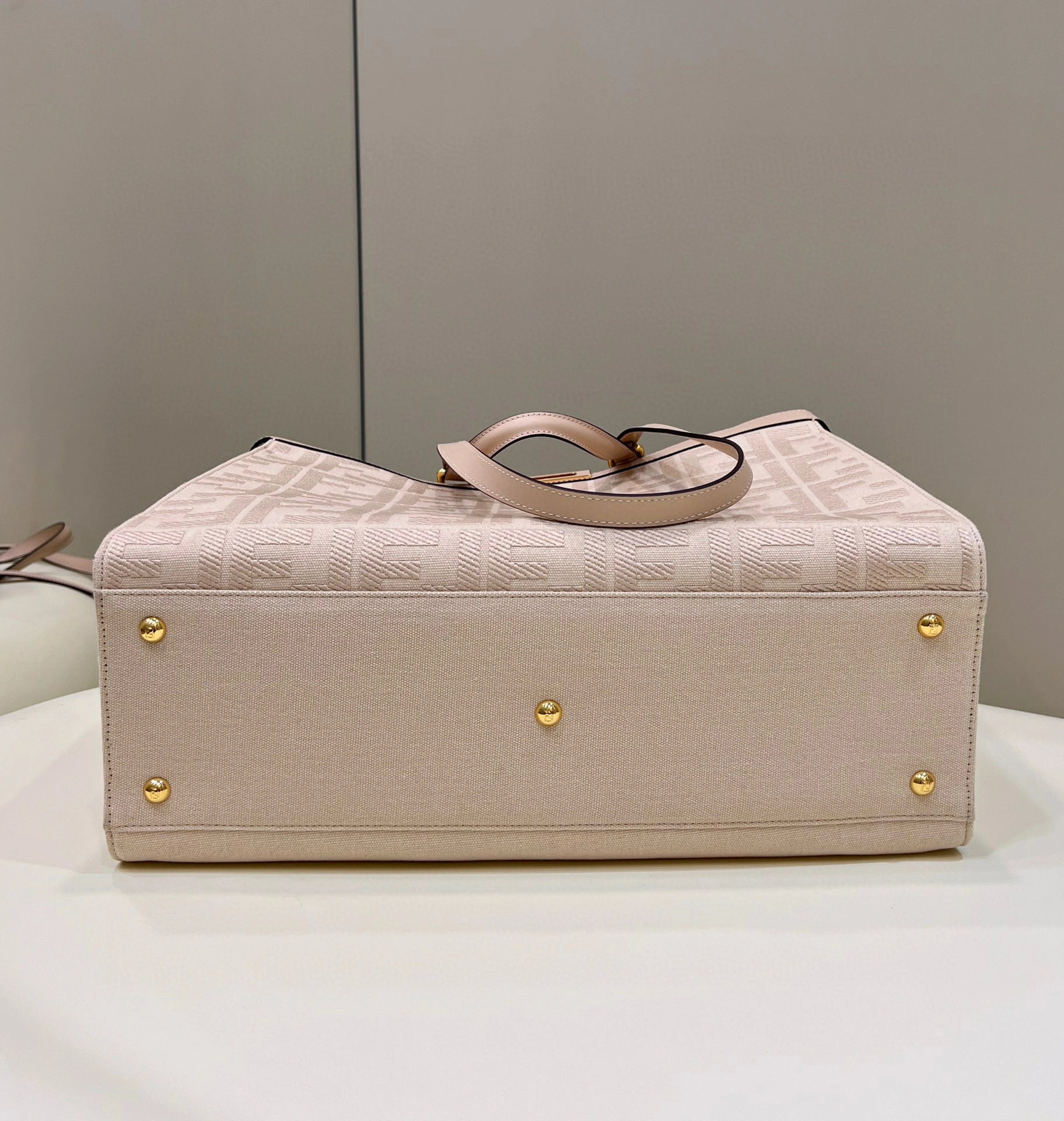 MOMO- 8BH374-A9P6-F1BA9 calfskin item：B-B063G0630C