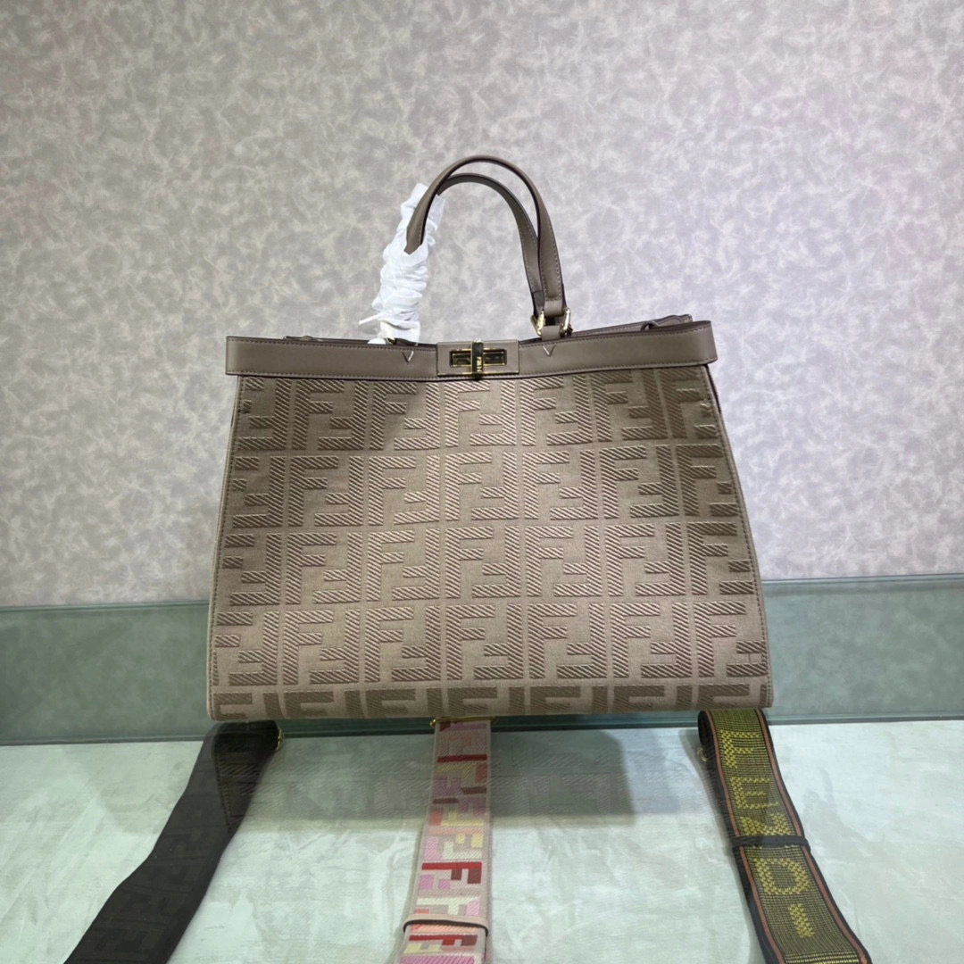 MOMO- 8BH374-A9P6-F1F1M Peekaboo X-Tote item：B-B063G1221C
